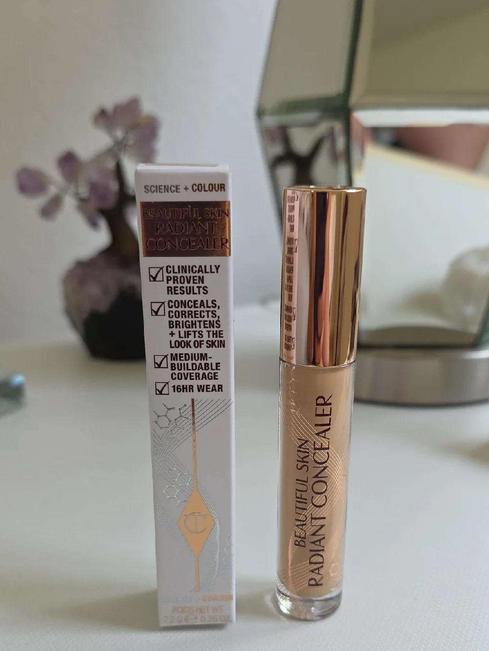 NIB Charlotte Tilbury Beautiful Skin Radiant Concealer in 9.5 Tan Dore